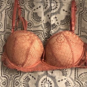 XOXO Push-up Bra. Double straps on the back